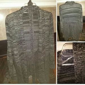 Tahari sweater size small